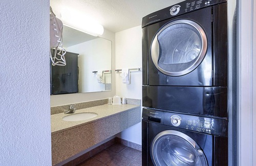 Williams Hotel | Motel 6 Williams, AZ - West - Grand Canyon