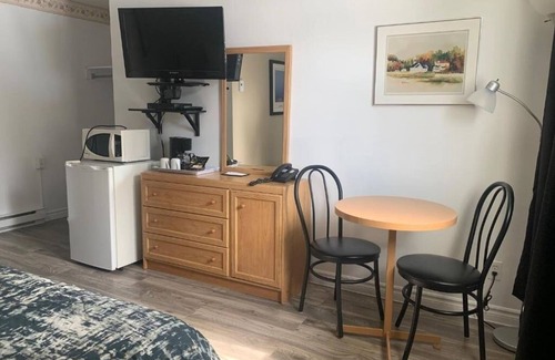 Baie-St-Paul Hotel | Motel Des Cascades: Standard Double Room