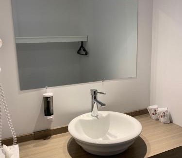 Metabetchouan Hotel | Motel Le Rond Point