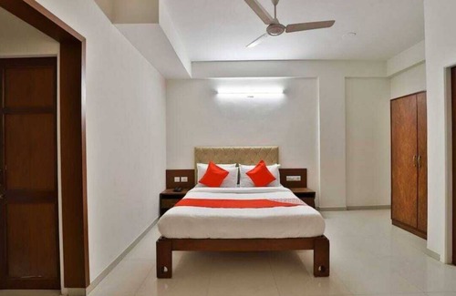 Vallabh Vidhyanagar Hotel | Motel Sanvaria Regency