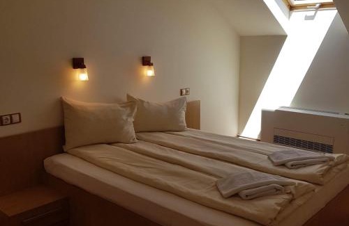 Valenii Hotel | Motel Vector