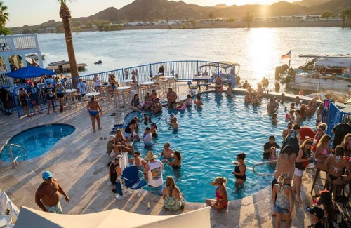 Parker Strip House | Motorboat Inn, Deluxe River Views, Roadrunner Resort