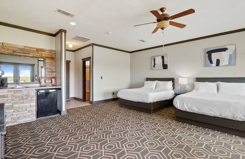 Graford Hotel | MotorBoat Inn Suite 4