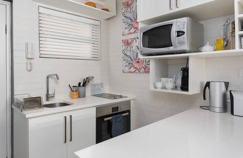 Mouille Point Apartment | Mouille Point Studio with Breathtaking Views