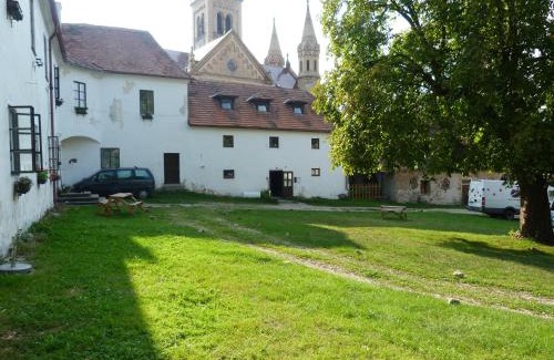 Hosin Apartment | Mount Hosín - bývalé stáje historického statku u Českých Budějovic