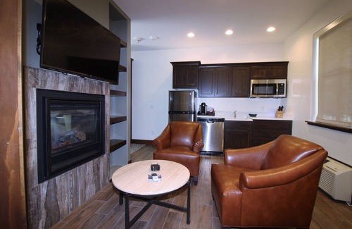 Nathrop Hotel | Mount Princeton Hot Springs Resort