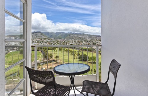 Waikiki Condo | Mountain and Golf Course Views! Washer/dryer, A/C, FREE Wi-Fi and Parking!