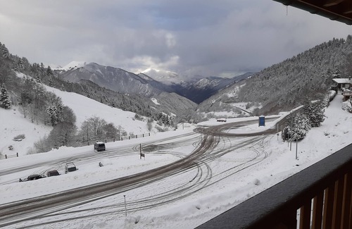 Guzet Neige Apartment | Mountain apartment at the foot of the pistes GUZET NEIGE PYRENEES with balcony