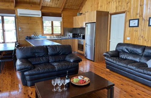 Mountain Bay House | Mountain Bay Log Home - Views of Lake Eildon