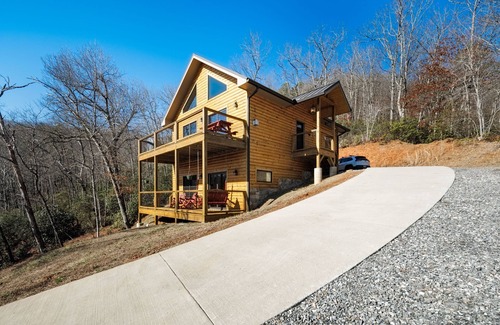 Fairview Cabin | Mountain Cabin-no hurricane damage; we would love your support!