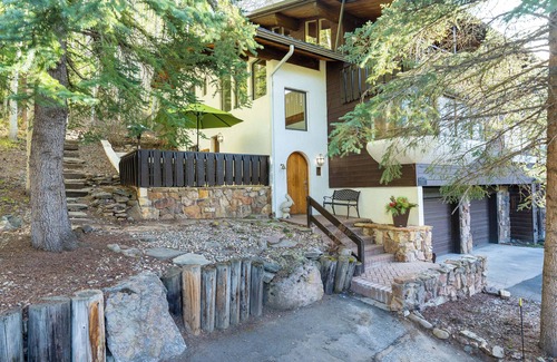 Vail House | Mountain Chalet on the Vail Golf Course, within short walk to Vail Village.