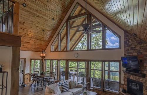 Jasper House | Mountain Crest Cabin- Summer Getaway With A Beautiful View