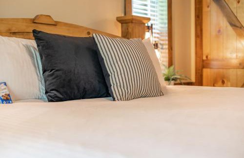 Jasper House | Mountain Crest Cabin- Summer Getaway With A Beautiful View