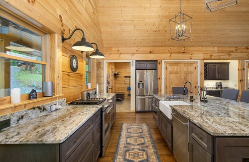 Marion Cabin | Mountain Crest | Pet-friendly Log Cabin with Mountain Views!