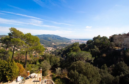 Castellar del Valles Villa | Mountain Escape w/stunning views 40 km to Barna!