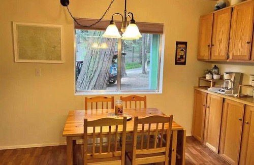 Alta Sierra Cabin | Mountain Getaway Close to Trails, Lake, River Adventures and snow play.