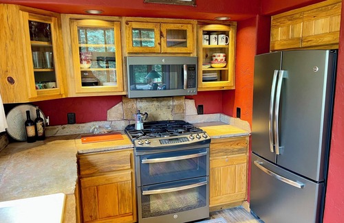 Purgatory Cabin | Mountain Getaway- Hot Tub, Hiking, 5mins to Ski Resort