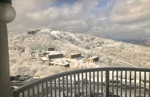 Sugar Mountain Condo | Mountain Getaway. Furnished 2/2 Condo, for the Outdoor Enthusiast! Free 5G WIFI