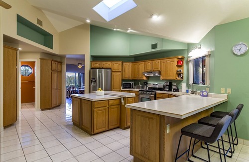 Saguaro Cliffs House | Mountain Home Pool VIEWS Garage FUN Backyard Spacious Private Close to UofAn