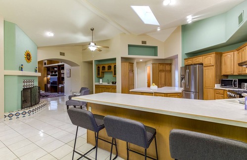 Saguaro Cliffs House | Mountain Home Pool VIEWS Garage FUN Backyard Spacious Private Close to UofAn