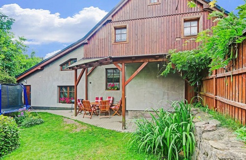 Cerny Dul House | Mountain Home with Garden