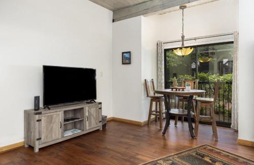 Wintergreen House | Mountain Inn Studio 91 with Wintergreen Advantage
