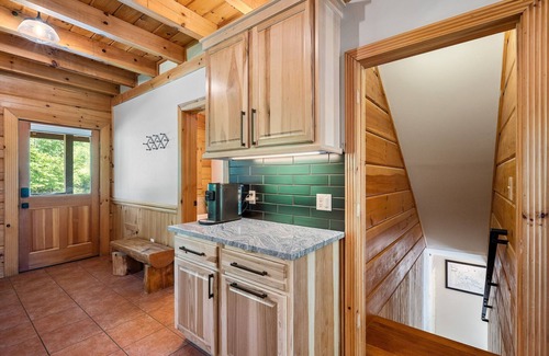Huntersville House | Mountain Island Lake Lodge: Private Dock, Kayaks, Paddle Boards, Family Fun!