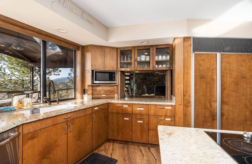 Oakhurst Cabin | Mountain Oasis! Indoor Hot Tub, Game Room, VIEWS!