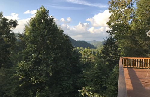 Marshall House | "Mountain Overlook" ~ Blue Ridge Luxury Retreat