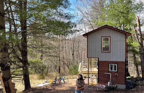 Oliverea House | Mountain & Pond View tiny Home