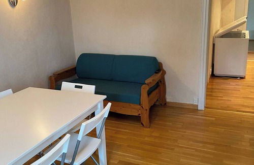 Brattvag House | Mountain Retreat in Brattvåg - Unwind in Nature