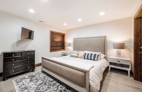 Pinebrook House | Mountain retreat in Park City! Modern inside/ traditional outside. Sleeps 8-10