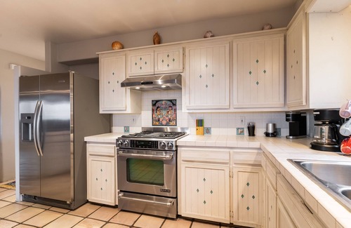 Northeast Santa Fe House | Mountain Retreat with Stunning Views and Hot Tub