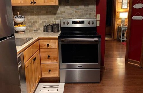 Piper Gap Cabin | Mountain Song Log Cabin/Starlink Wifi, Trout Stream🐟, Near I-77 & BR Parkway🌄