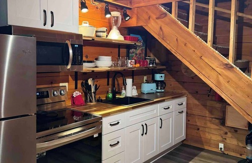 Helen Cabin | Mountain Tranquility Romantic-Hot Tub-Cabin w/View