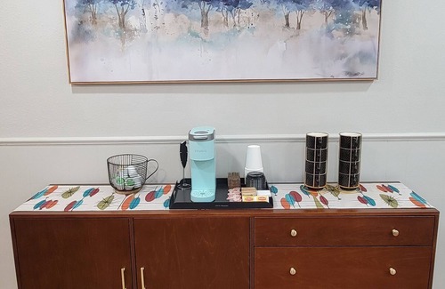 Highlands House | Mountain View ᨒ Adults Only ᨒ 2 Kg & 1 Qn ᨒ Mid-Century ᨒ Olde Town Arvada Charm