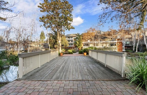 The Crossings Apartment | Mountain View 2BR/2BA. Prime Location. Pools, Hot tub + BBQ! 30-60 Day Rent. NEW