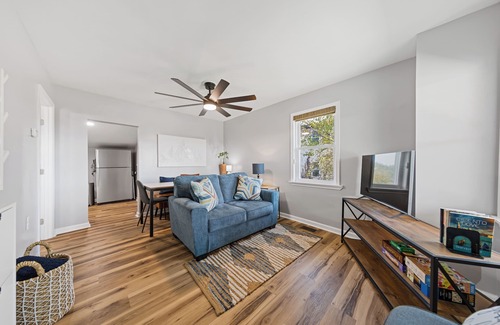 Riverton House | Mountain View Bungalow in Front Royal