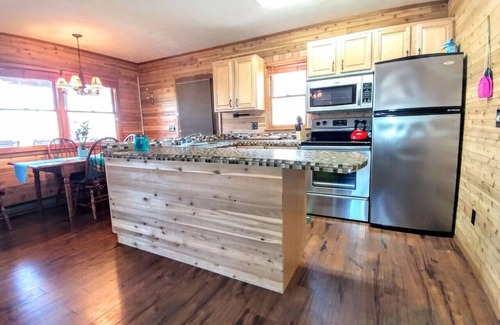 Whittier Cabin | Mountain View Cabin Hot Tub,Wifi,Casino