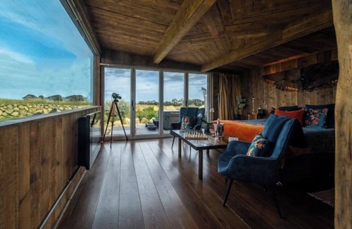 Annalong Cabin | Mountain-View Cabin with Hot Tub