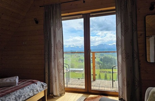 Czarny Dunajec Ski Chalet | Mountain View Chalet with HotTub and Sauna — 20 Minutes to Zakopane!