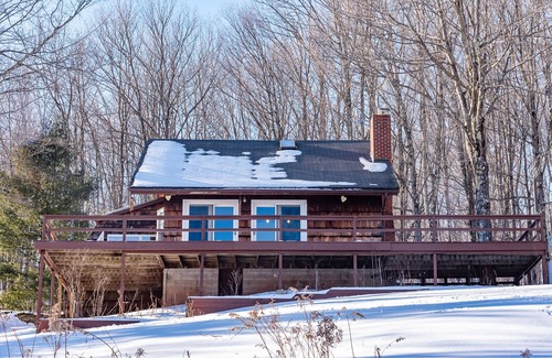 Denver Ski Chalet | Mountain view chalet-15 minutes to Plattekill and Belleayre