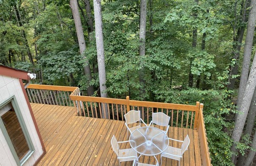 Bushkill House | Mountain View Cottage