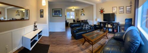 Grande Cache House | Mountain View Executive Suite