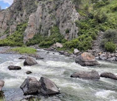 Ennis House | Mountain View Suite