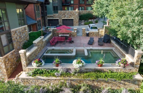 Avon House | Mountain Views!2BD Penthouse w/Pool, Hot Tub, A/C