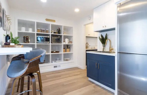 Tamalpais-Homestead Valley Apartment | Mountain Views Close to Hiking Biking Beach & City