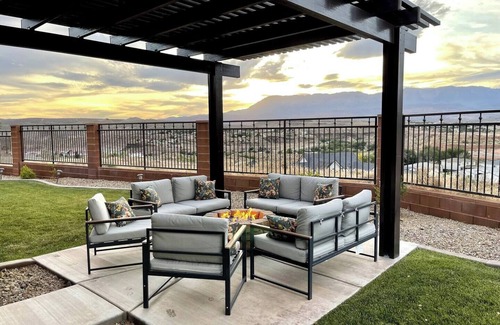 La Verkin House | Mountain Views Near Zion - Wifi - Self Checkin/Out - Outdoor Fire Pit & Grill