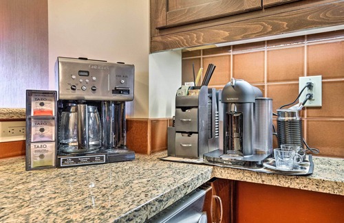 Cle Elum Condo | Mountain Views & Pool Access: Cle Elum Condo!