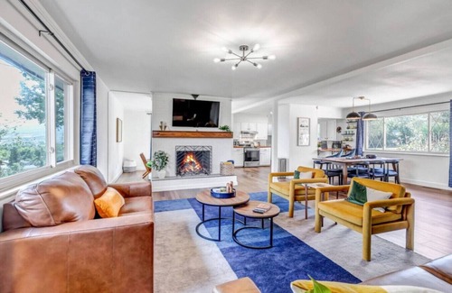 Cheyenne Meadows Apartment | Mountain Views ~Climbing wall ~Mini Golf ~Hot tub